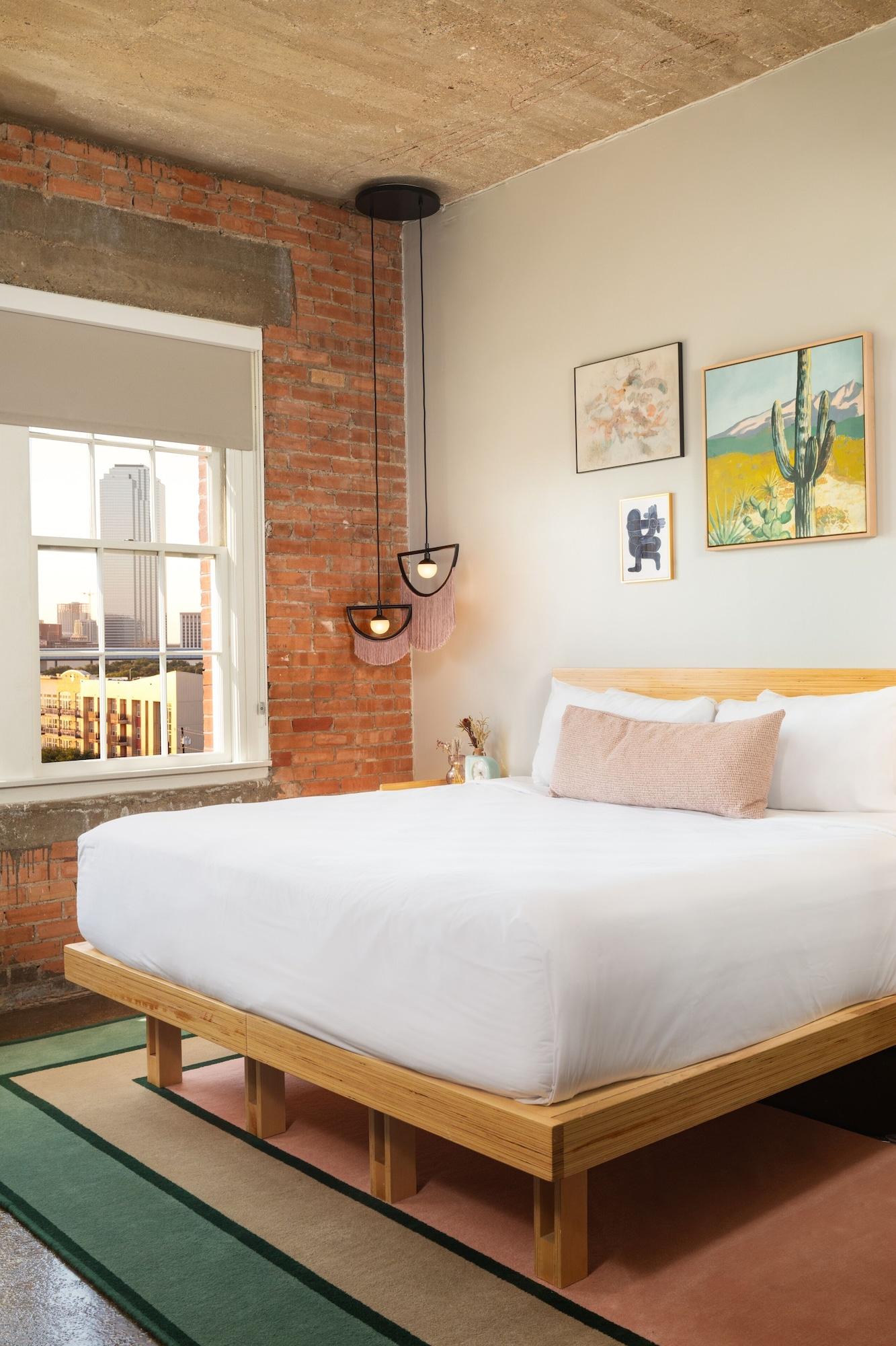 Hotel Canvas